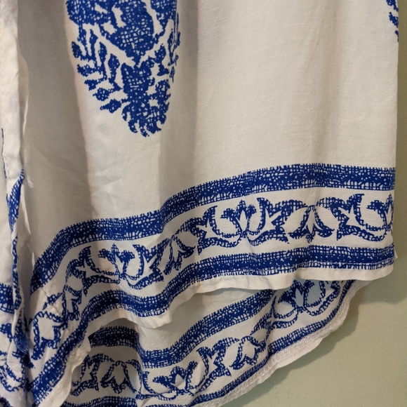 Pre-Worn White and Blue Romper XL with Korean label 🏷️ OBO - Picture 8 of 14